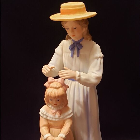 Vintage Homco Mother & Daughter Porcelain Figurine - Picture 2 of 7